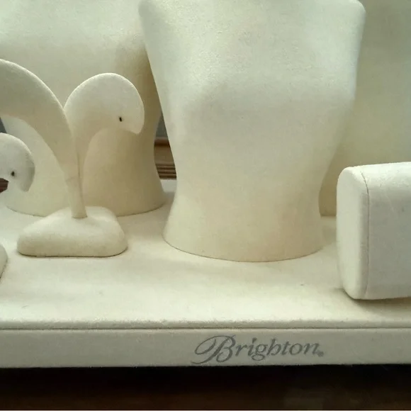 Brighton Cream Velvet Jewelry Display Set - Picture 2 of 3